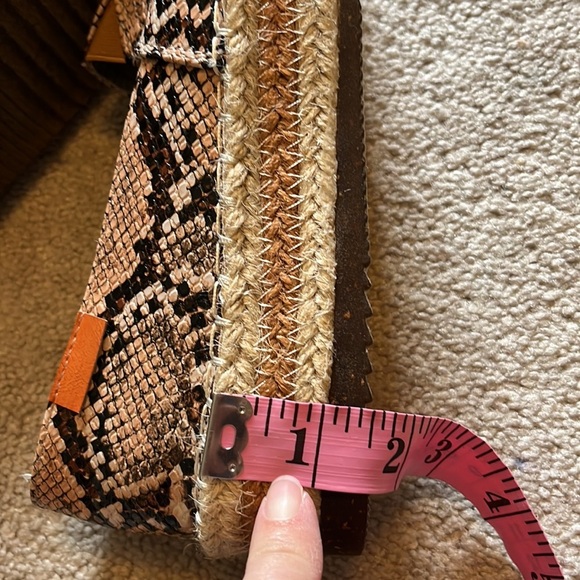 WILD DIVA LOUNGE Tan & Black Snakeskin Print Women’s Espadrilles size 6.5 - Picture 9 of 9